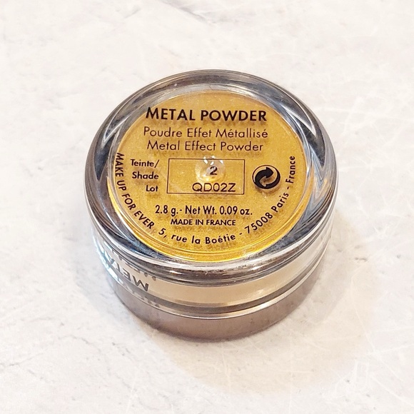 BNNB Make Up For Ever #2 Metal Powder - Picture 3 of 3